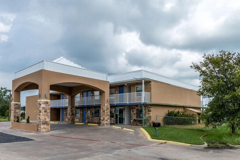 Econo Lodge Mineral Wells Exteriör bild