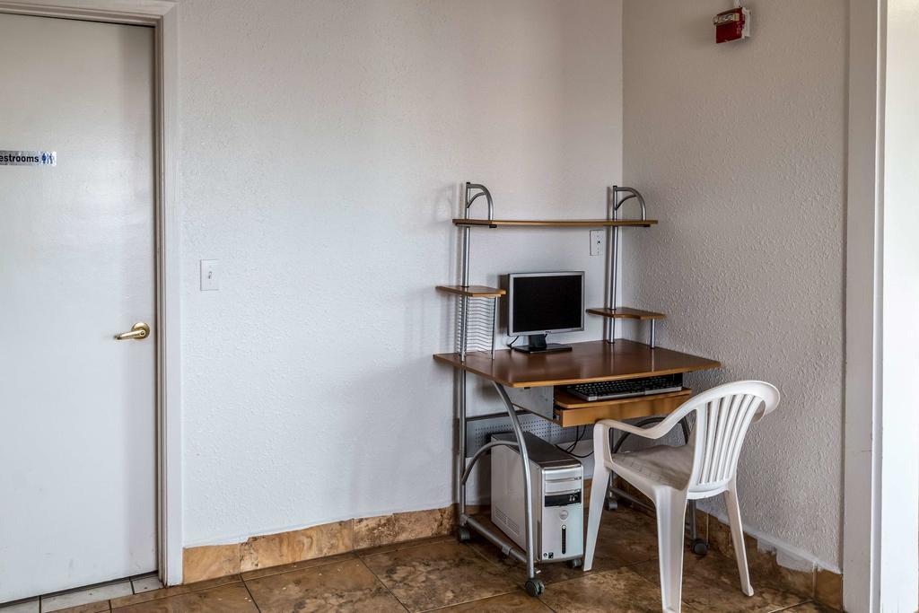 Econo Lodge Mineral Wells Exteriör bild